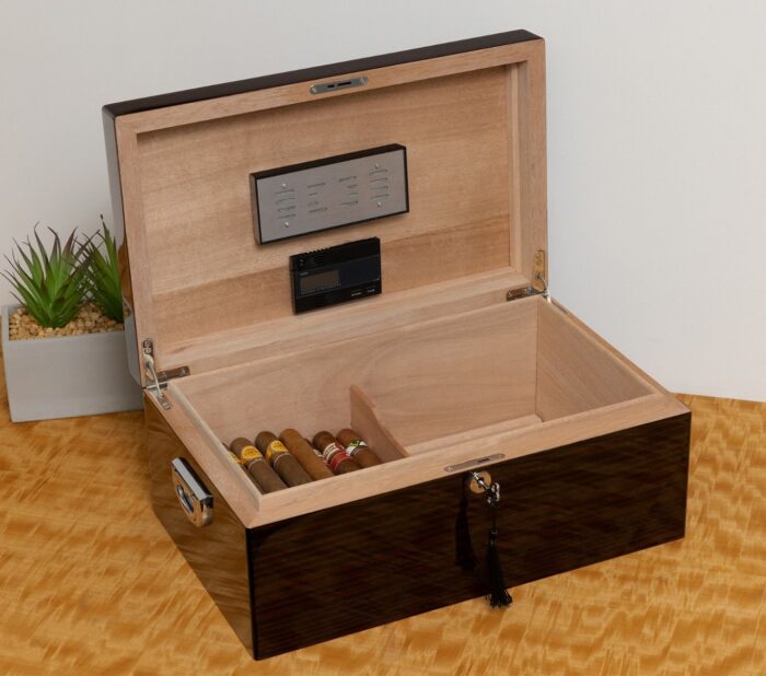 bey berk 200 cigar humidor panama walnut high lacquered 0 Watch Winders, Watch Boxes & Watch Safes Bey Berk 200 Cigar Humidor Panama Walnut High Lacquered