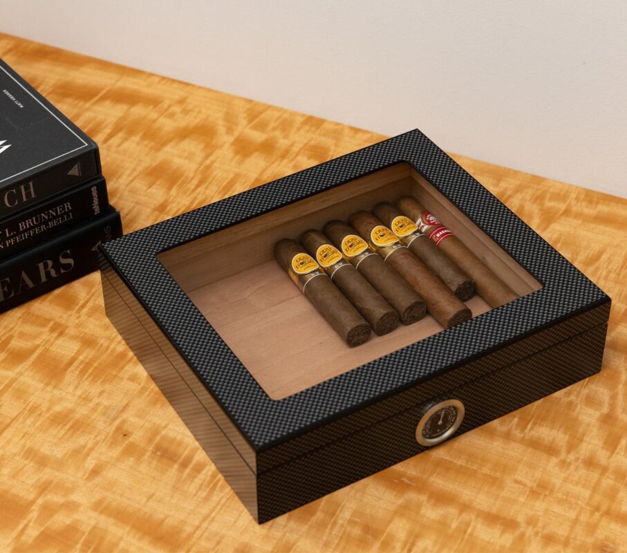bey berk cigar humidor with glass viewing top carbon fiber design 0000 Watch Winders, Watch Boxes & Watch Safes Bey Berk Cigar Humidor with Glass Viewing Top Carbon Fiber Design