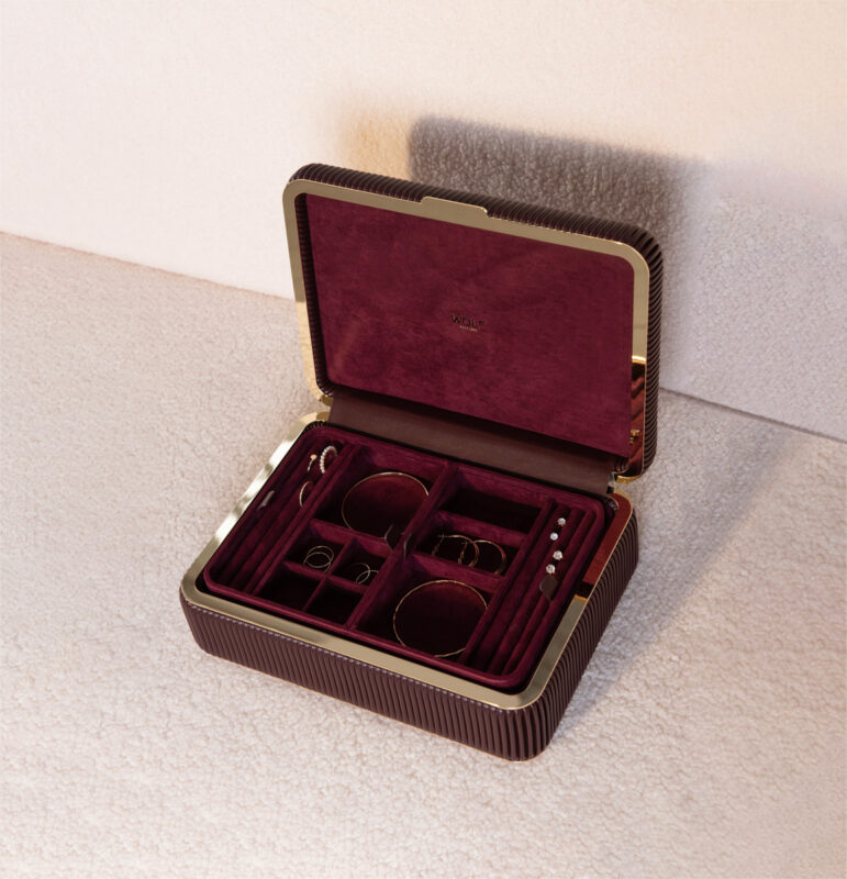 wolf jewellery box medium bella bordeaux 02 Watch Winders, Watch Boxes & Watch Safes WOLF Jewellery Box Medium Bella Bordeaux